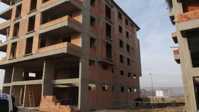 17 yaşındaki genç inşaat alanında ölü bulundu 17 yaşındaki genç inşaat alanında ölü bulundu