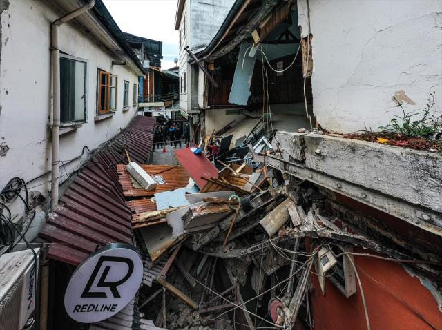 50 kişi yaralandı, 100'den fazla artçı kaydedildi! İşte korkutan depremle ilgili ilk rapor