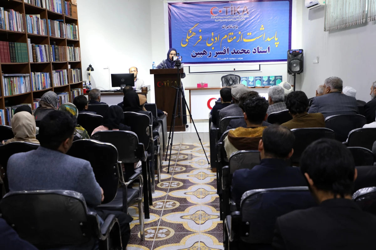 Afgan edebiyatseverler TİKA\'nın Herat ofisinde bir araya geldi