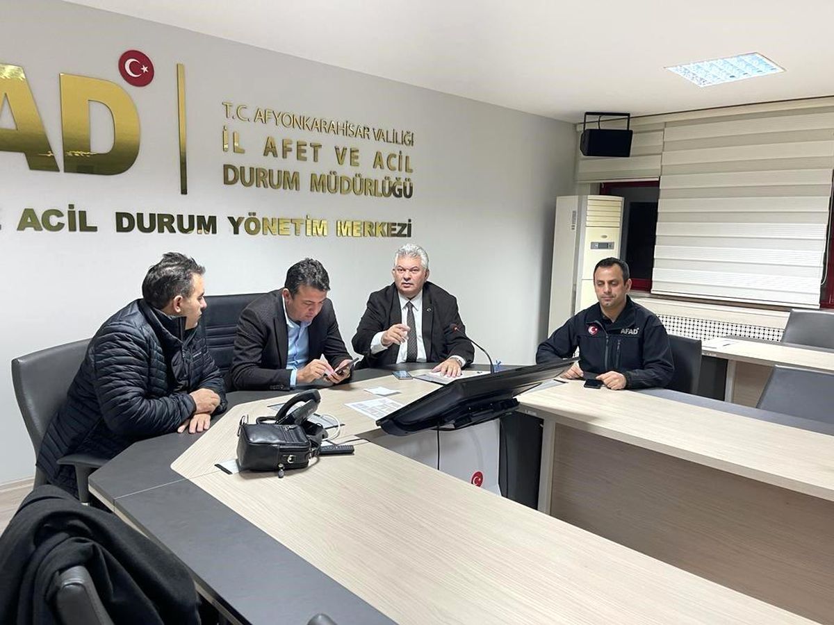 Afyonkarahisar\'da da hissedilen depremle ilgili olumsuzluk yaşanmadı