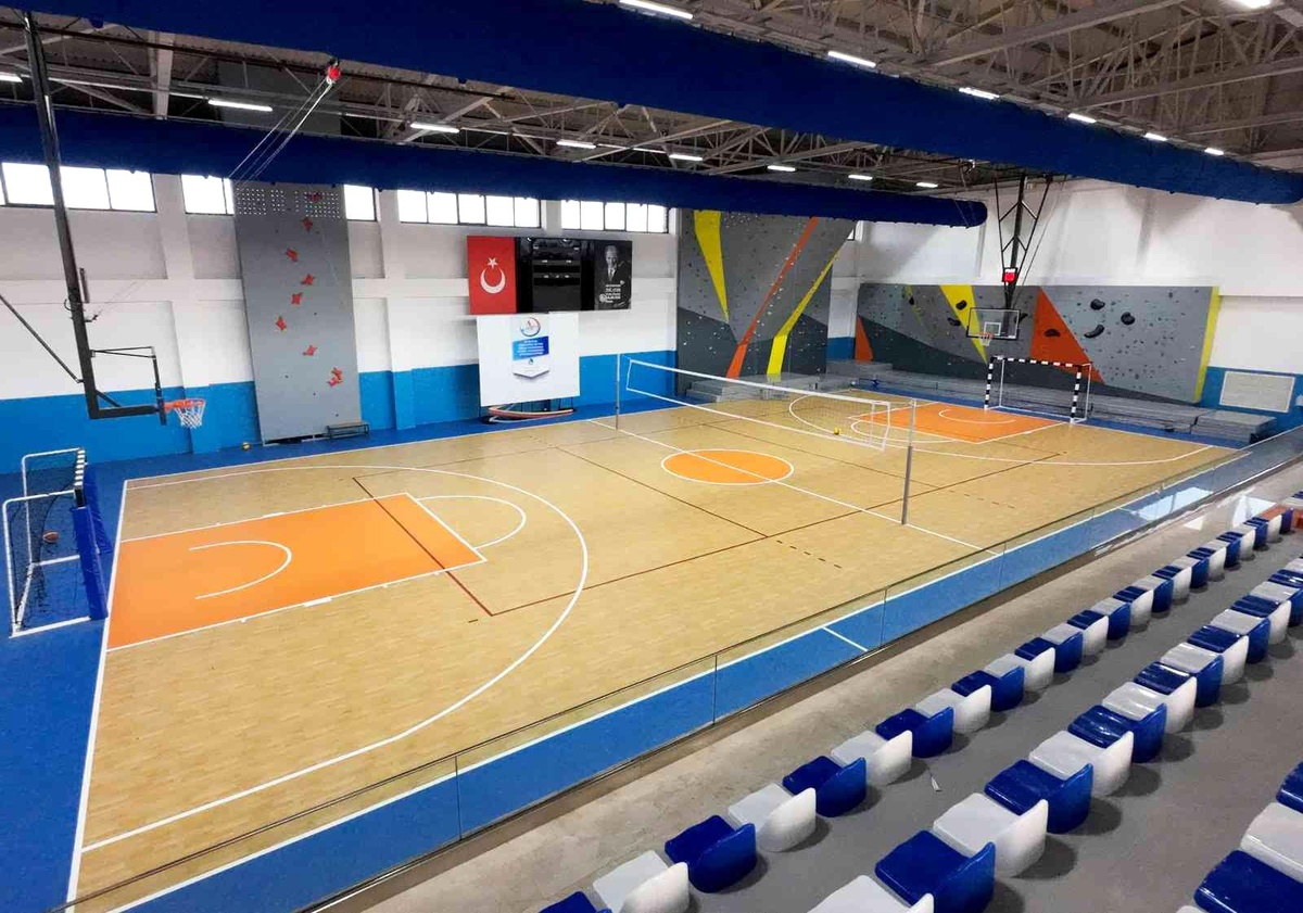 Antalya OSB\'de kadın çalışanlar için voleybol turnuvası
