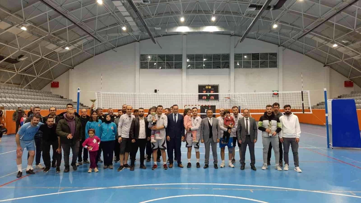 Bayburt\'ta öğretmenler arası voleybol turnuvası düzenlendi