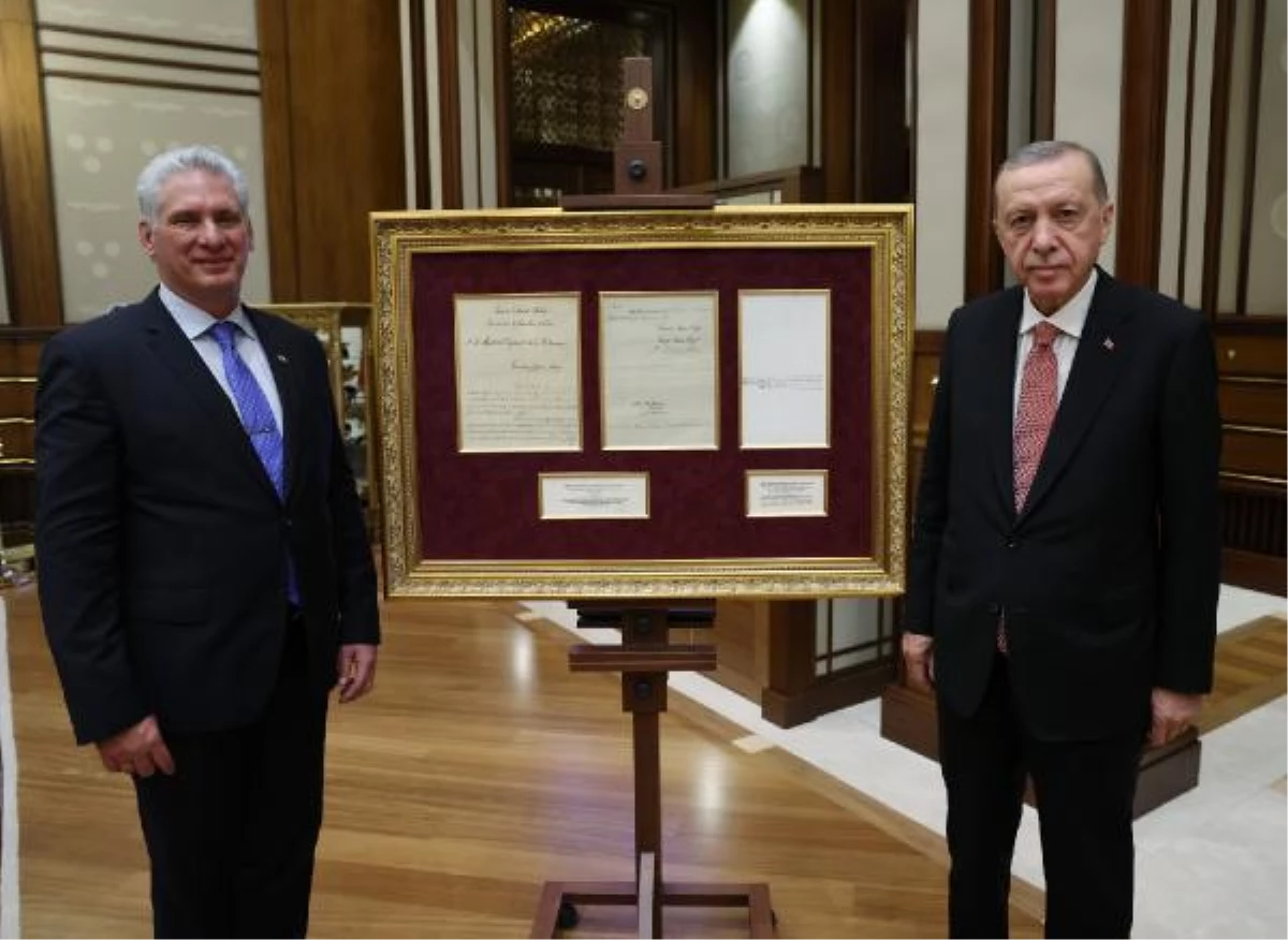 Cumhurbaşkanı Erdoğan\'dan, Küba Devlet Başkanı Bermudez\'e tarihi hediye