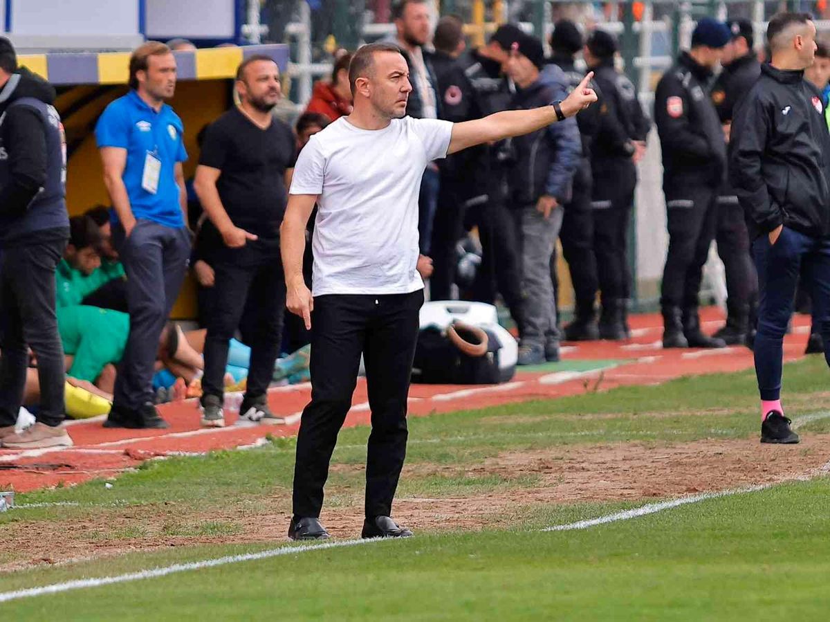 Cüneyt Dumlupınar: "Devre arasında \'5 atacağız\' dedim"