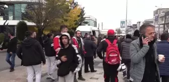 (DRON) Deprem nedeniyle vatandaşlar sokaklarda bekleyişini sürdürüyor (3)