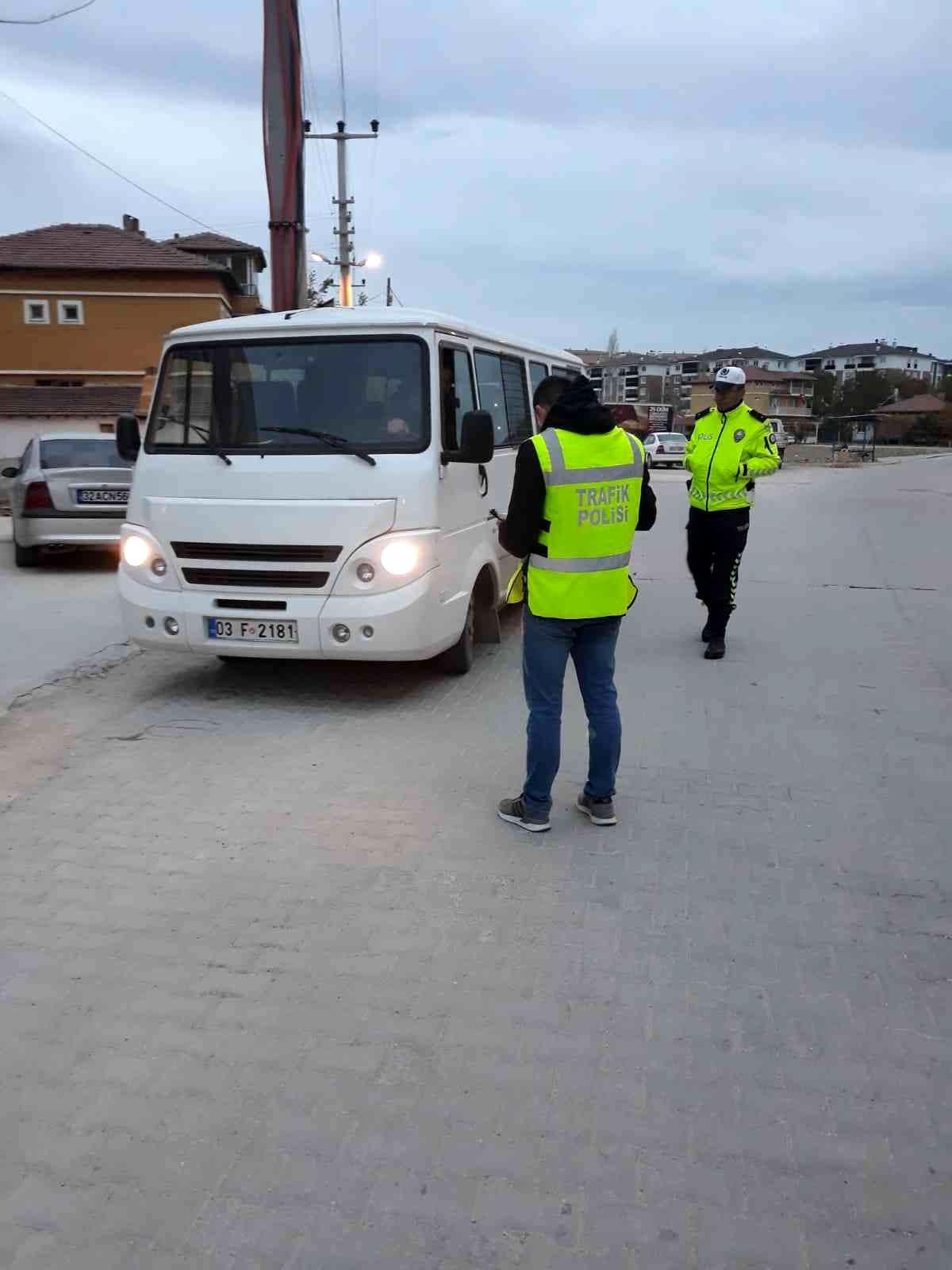 Dinar\'da öğrenci servislerine yönelik polis denetimi