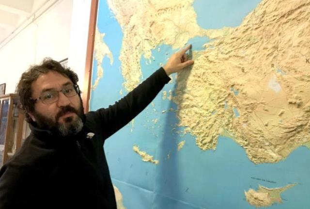 Düzce'deki sarsıntı beklenen büyük İstanbul depremini tetikler mi? Profesör vatandaşları tedirgin eden soruyu yanıtladı Düzce'deki sarsıntı beklenen büyük İstanbul depremini tetikler mi? Profesör vatandaşları tedirgin eden soruyu yanıtladı