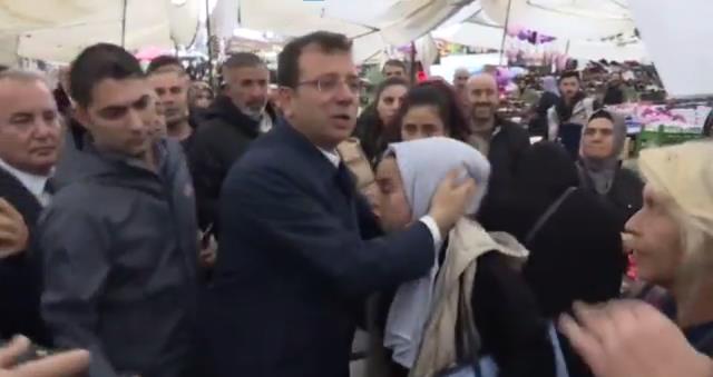 İmamoğlu'nun pazar ziyaretinde ilginç anlar! 'Şiddet görüyorum' diyen kadının imdadına yetişti İmamoğlu'nun pazar ziyaretinde ilginç anlar! 'Şiddet görüyorum' diyen kadının imdadına yetişti