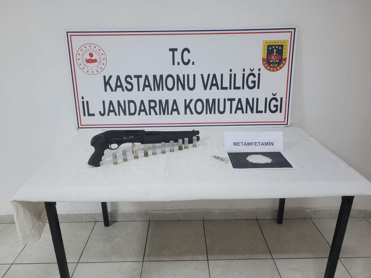 Kastamonu\'da uyuşturucu operasyonlarında 3 kişi gözaltına alındı