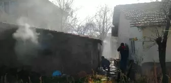 Odunlukta çıkan yangın büyümeden kontrol altına alındı