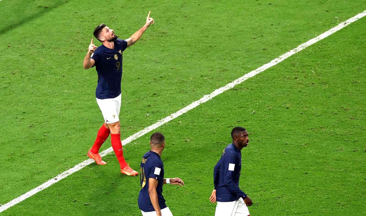 Olivier Giroud, Henry\'i yakaladı
