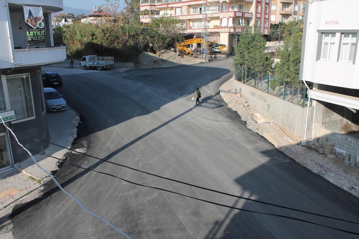 Samandağ Belediyesi Vakıflı Yol Kavşağı\'nda Çalışmalarını Tamamladı