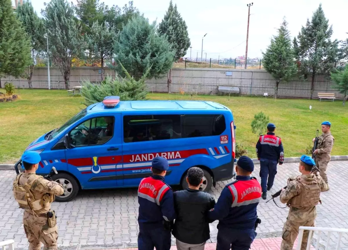 Silah tüccarına dev operasyon, cephaneliğe el konuldu