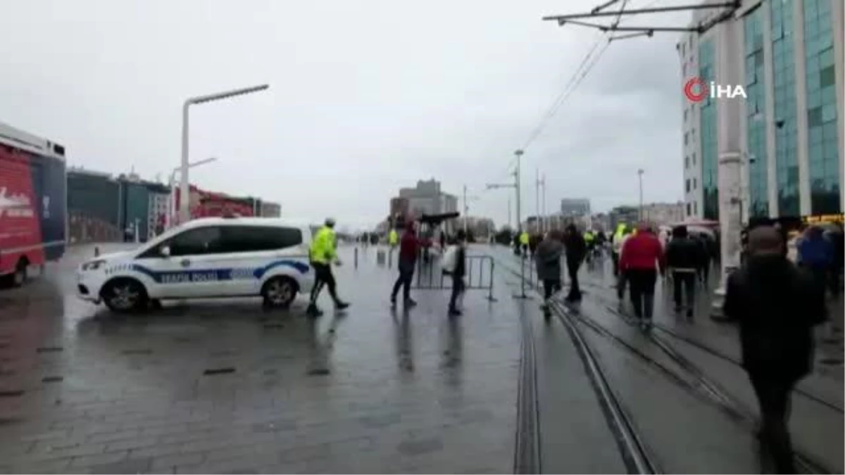 Taksim Meydanı\'nda Kırgız turist bavulunu unuttu, polis alarma geçti