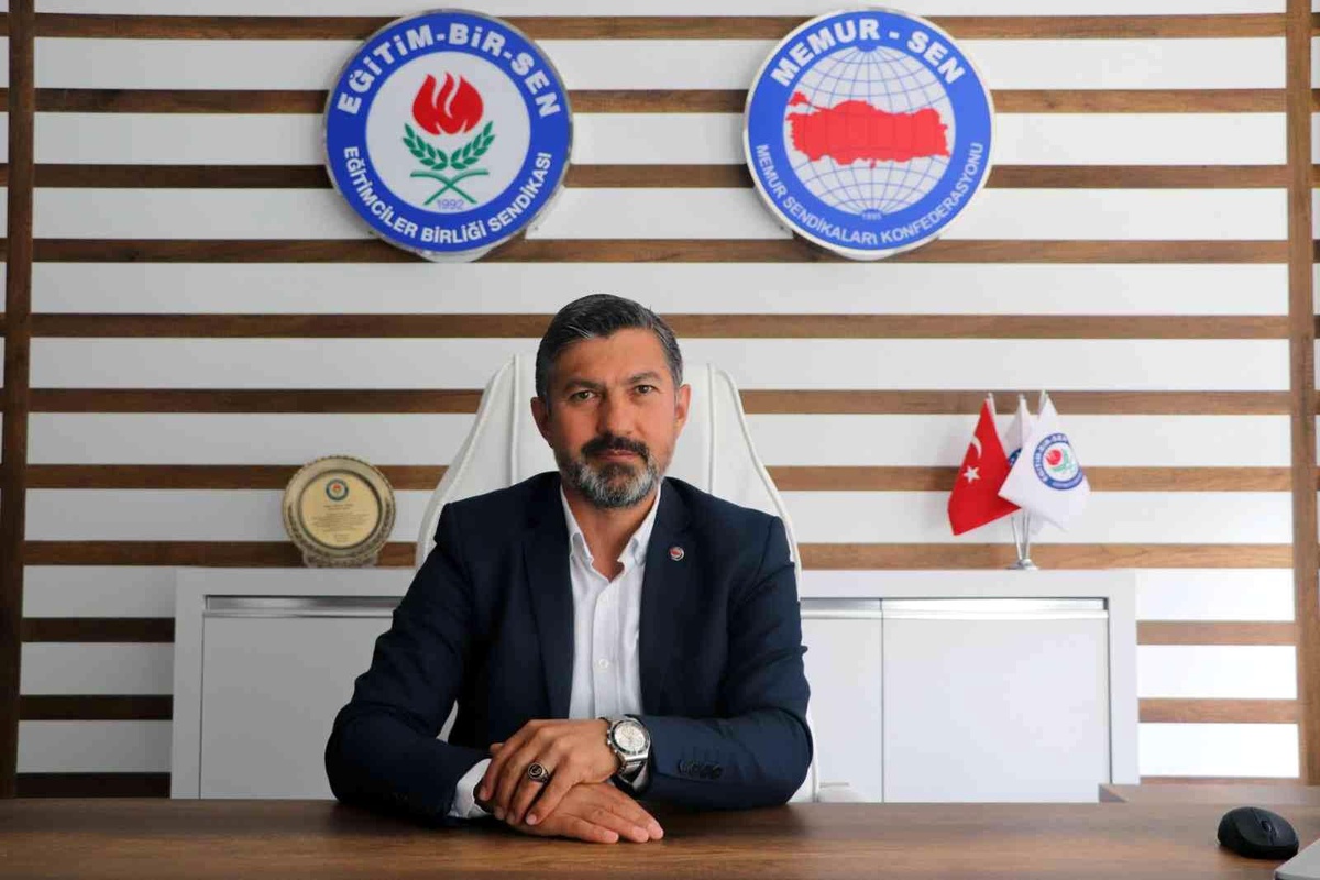 Uçak: "Nesiller değişir, öğretmenin önemi değişmez"