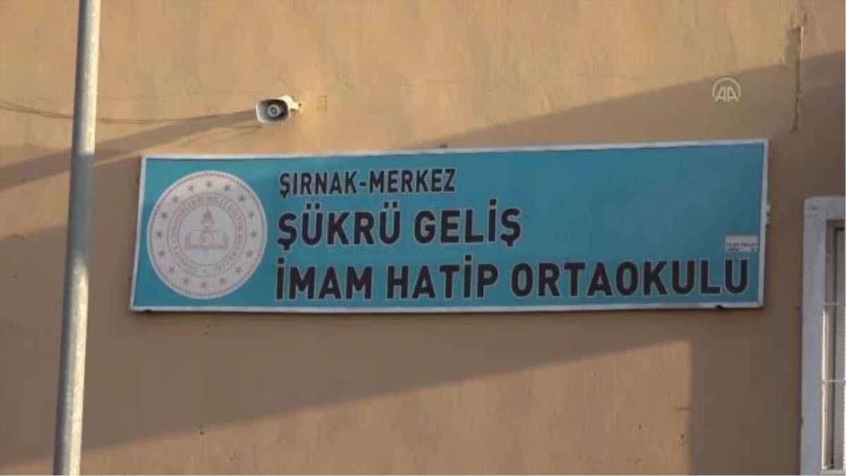 YPG/PKK\'lı teröristlerin katlettiği Ayşenur öğretmen Şırnak\'taki okullarda törenle anıldı