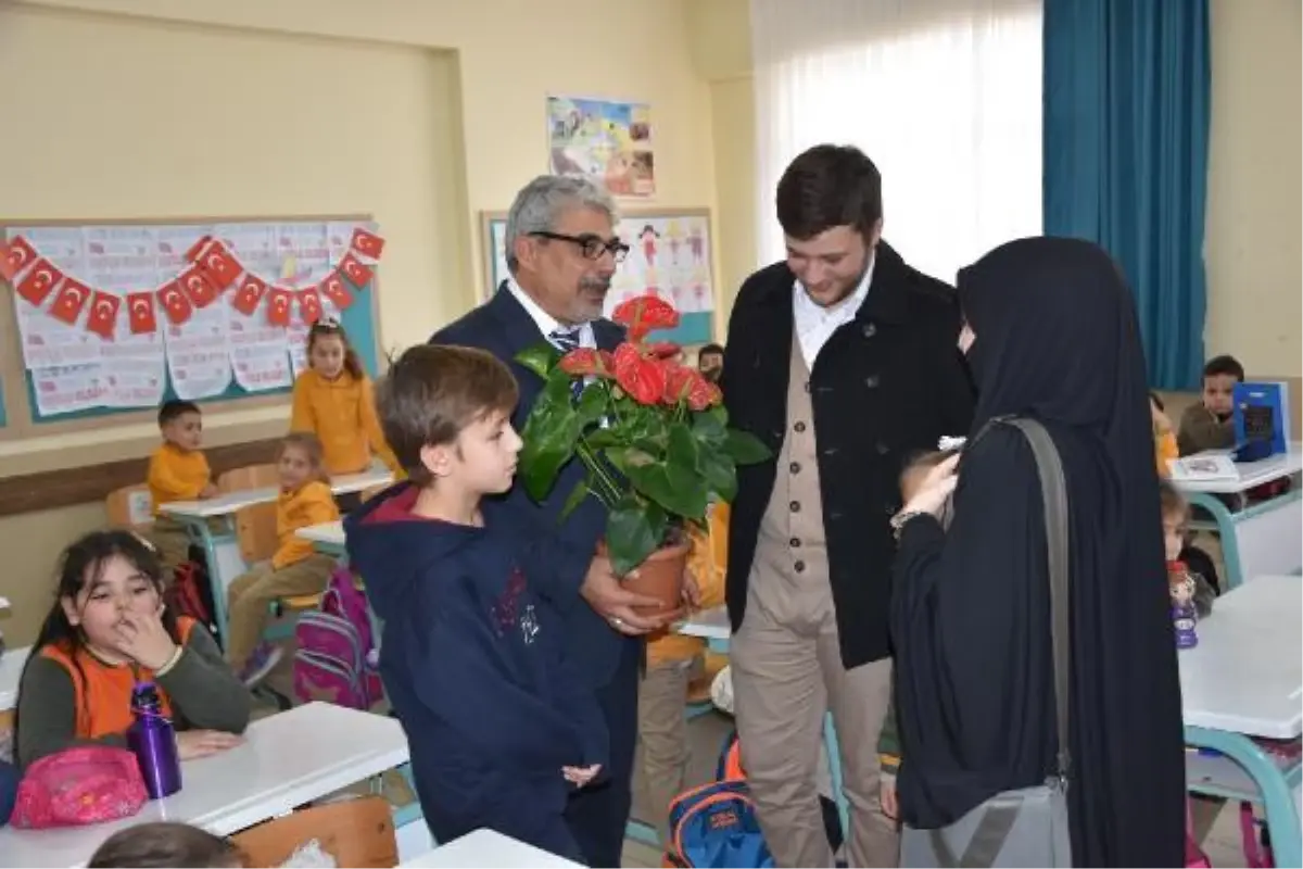 4 kardeşten öğretmenlerine sürpriz ziyaret