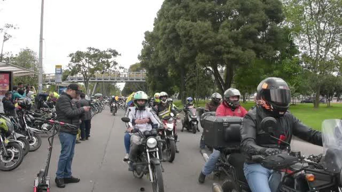 Bogota'da artan akaryakıt fiyatları protesto edildi