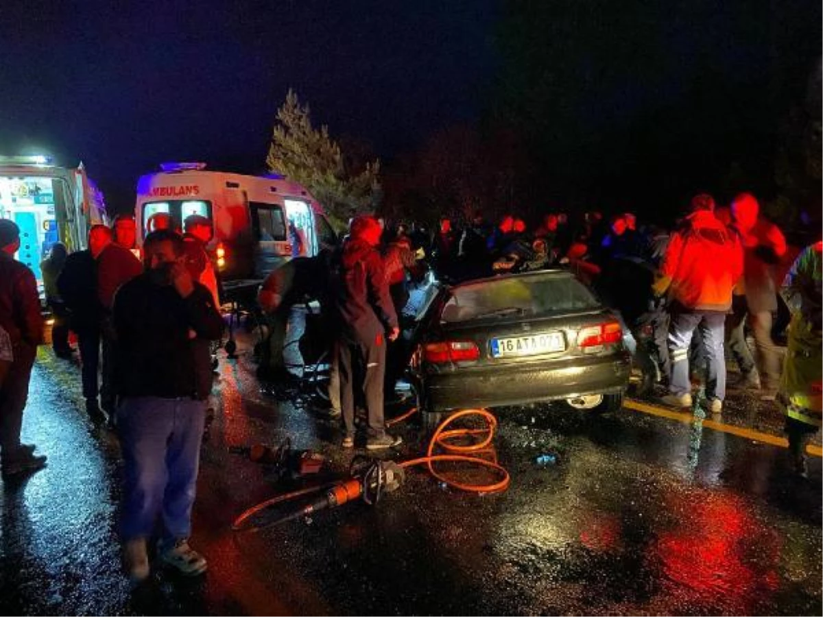 Bursa\'da şerit ihlali yapan otomobil kazaya neden oldu: 1 ölü, 5 yaralı