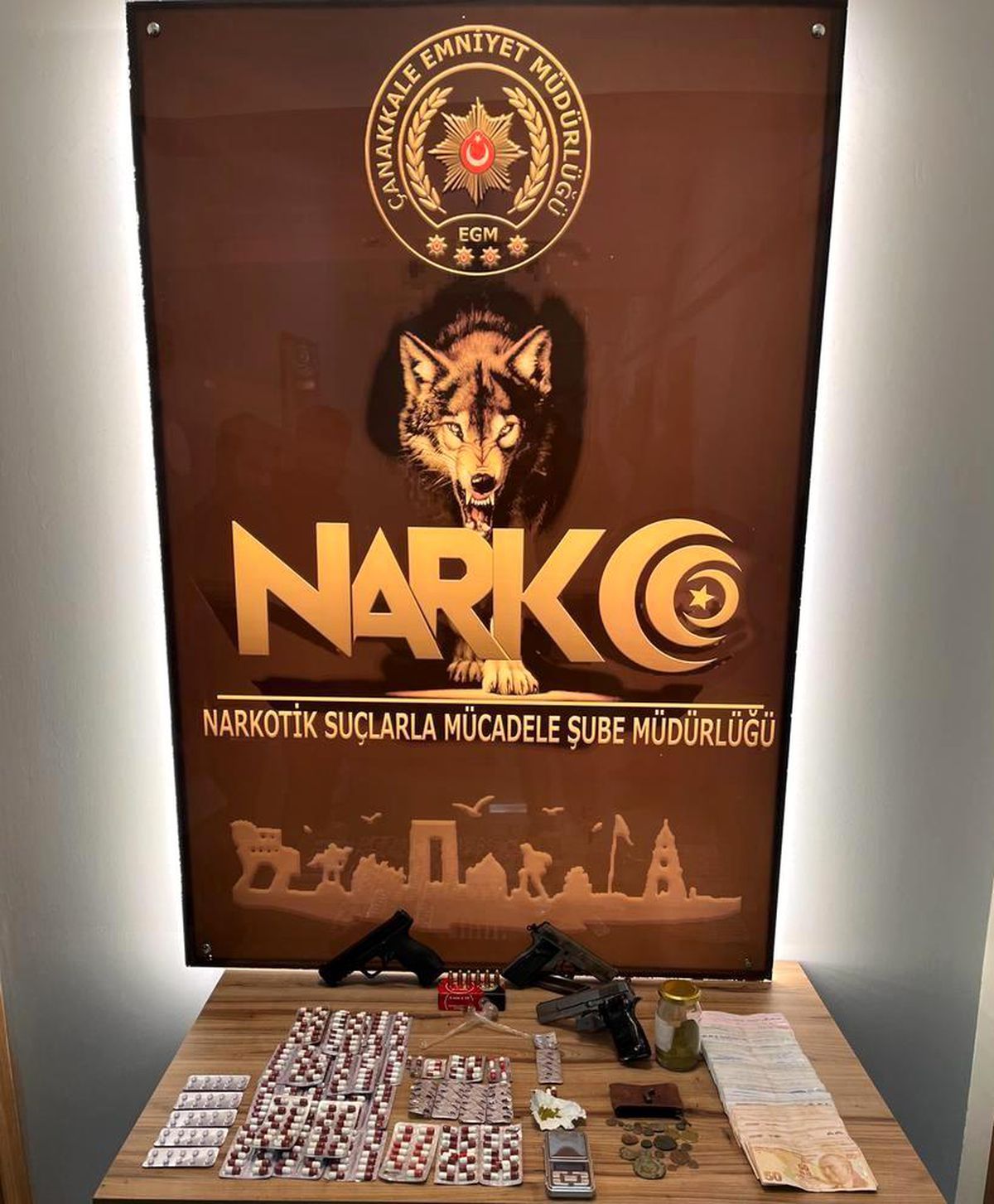 Çanakkale\'de 103 uyuşturucu operasyonunda 127 uyuşturucu satıcısı yakalandı