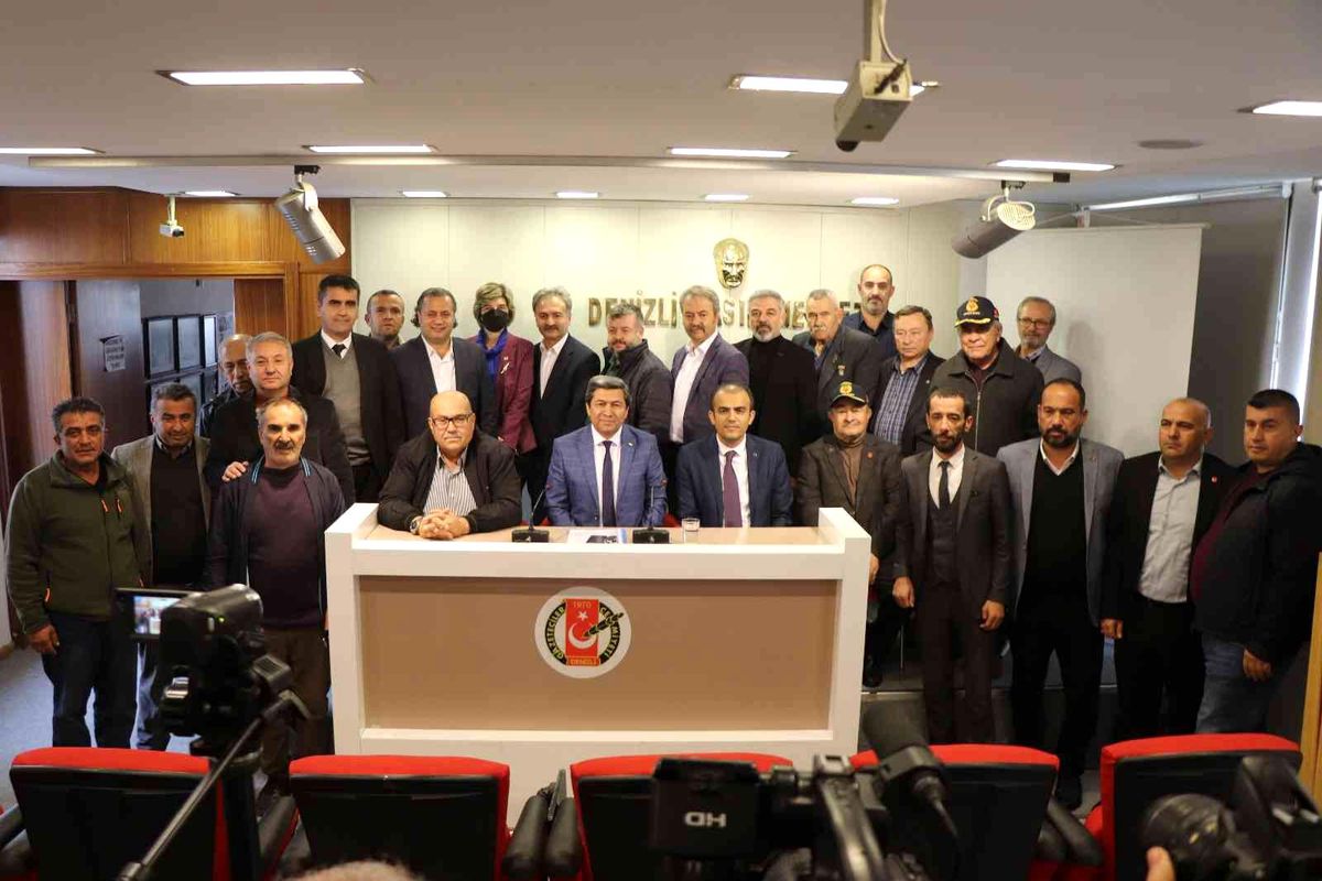 Denizli\'de STK\'lar devletin ve Türk Silahlı Kuvvetlerinin yanında olduğunu bildirdi