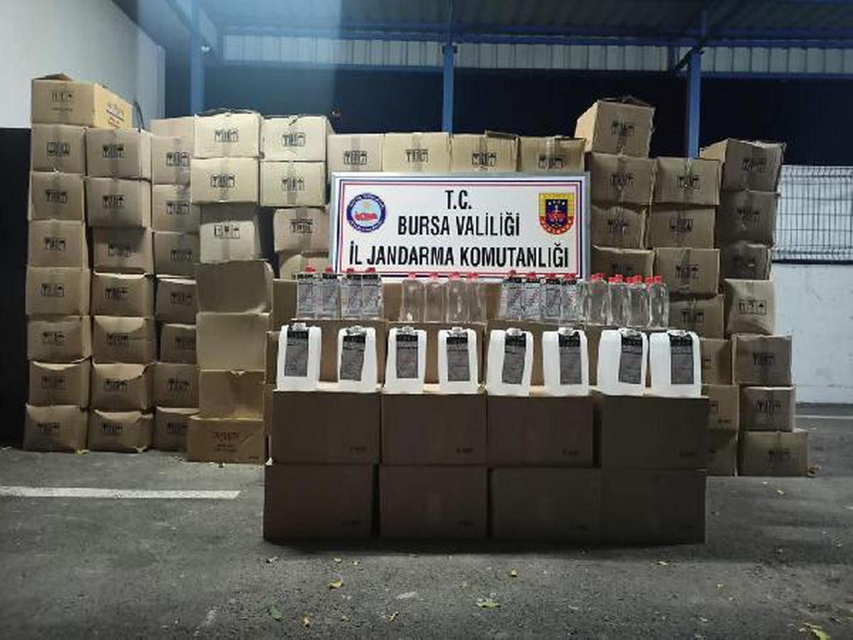 Güzellik salonu görünümlü depoda 6 bin litre etil alkol ele geçirildi