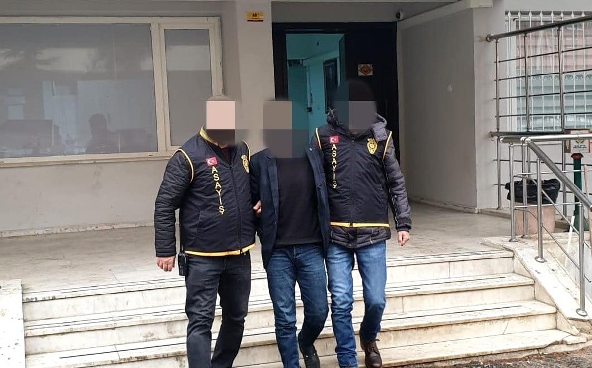 Hırsızlık zanları polisten kaçamadı