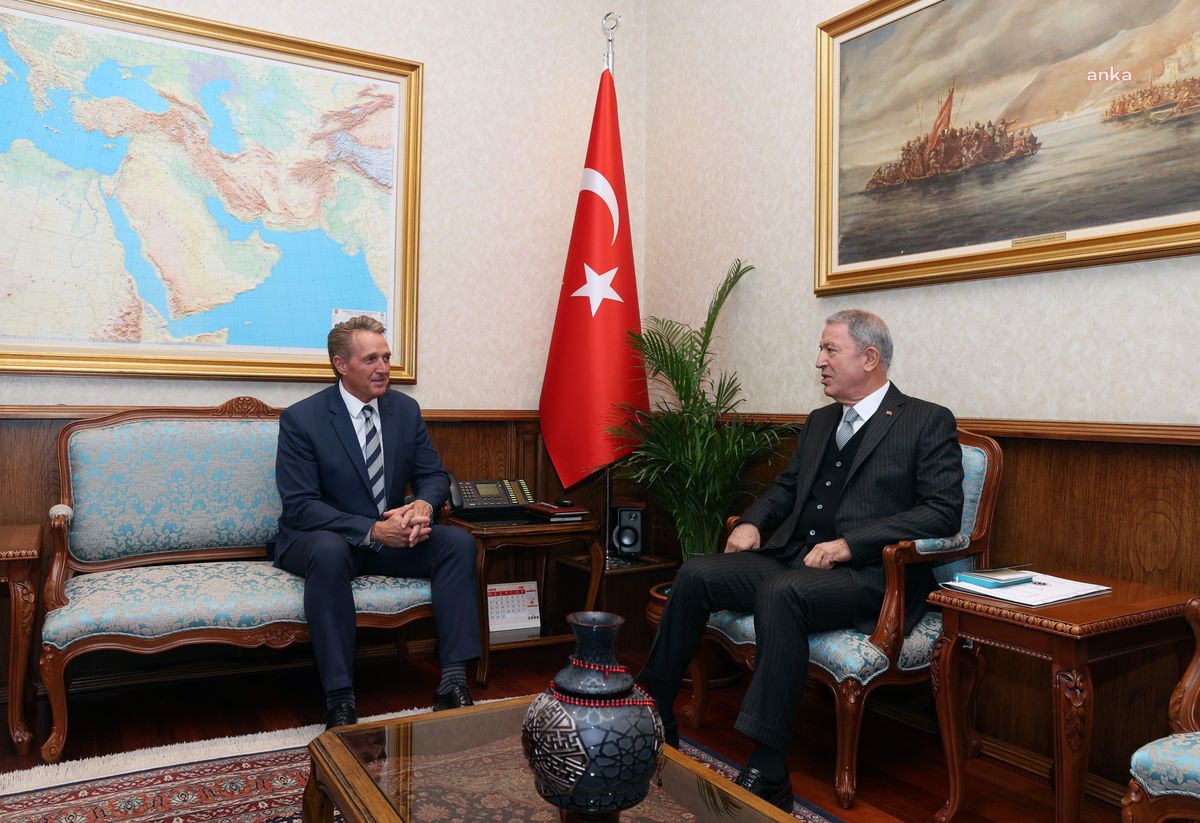Hulusi Akar, ABD Büyükelçisi Jeffry L. Flake ile Görüştü