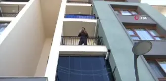 Kapı kilidi bozulan evde mahsur kaldığı için işinden kovuldu