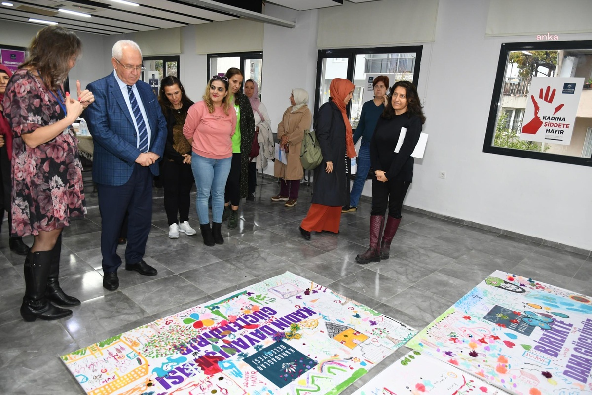 Karabağlar\'da "Kadın Çemberi" Atölye Çalışması Yapıldı