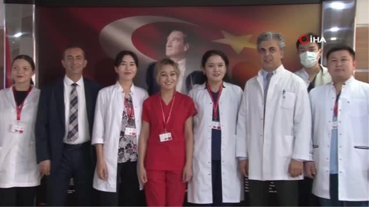 Kazakistan\'dan Erzincan\'a gelen 15 asistan doktor hem eğitim görüyor hem hasta bakıyor