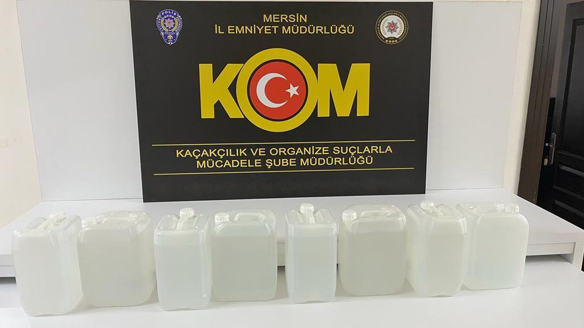 Mersin\'de 1 milyon makaron ve 40 litre etil alkol ele geçirildi