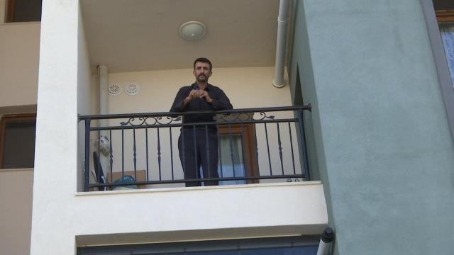 'Pişmiş tavuğun' başına gelmeyen olay onun başına geldi: Evde mahsur kaldığı için işinden kovuldu 'Pişmiş tavuğun' başına gelmeyen olay onun başına geldi: Evde mahsur kaldığı için işinden kovuldu