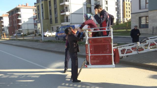 'Pişmiş tavuğun' başına gelmeyen olay onun başına geldi: Evde mahsur kaldığı için işinden kovuldu 'Pişmiş tavuğun' başına gelmeyen olay onun başına geldi: Evde mahsur kaldığı için işinden kovuldu