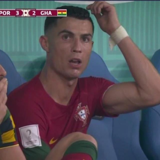 Ronaldo sinir krizi geçirdi! Rakip oyuncu gözünün içine baka baka dalga geçti Ronaldo sinir krizi geçirdi! Rakip oyuncu gözünün içine baka baka dalga geçti