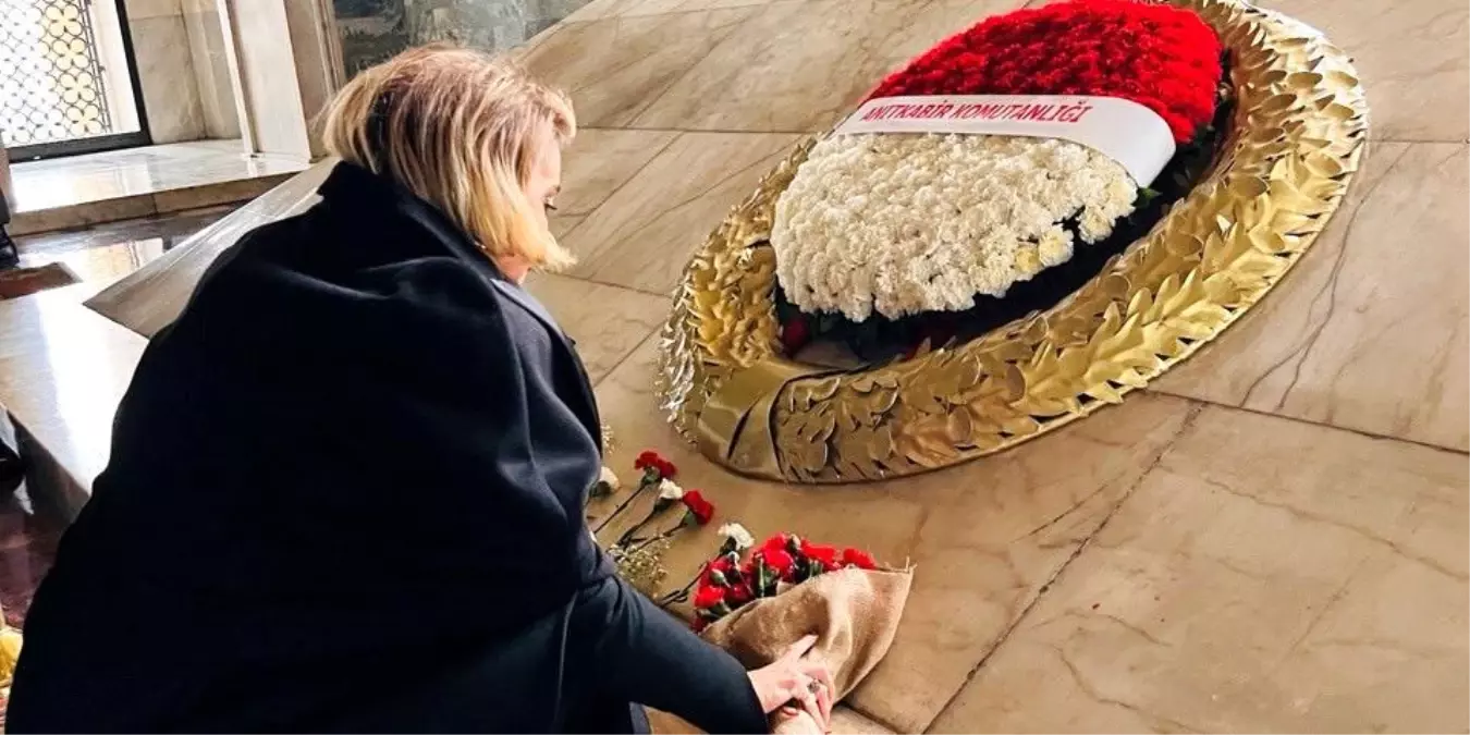 Sıla… ÖĞRETMENLER GÜNÜ\'NDE ANITKABİR\'İ ZİYARET ETTİ