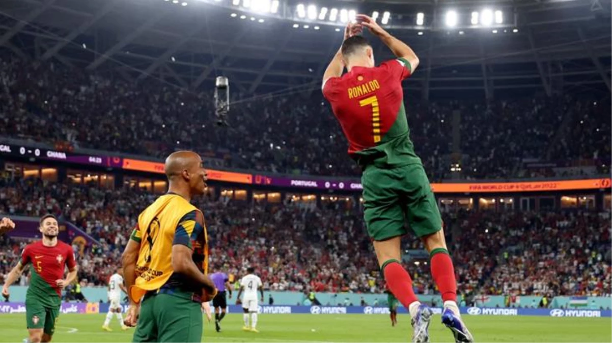 Tarih yazdı! Ronaldo attığı son golle kırılması imkansız bir rekor başardı