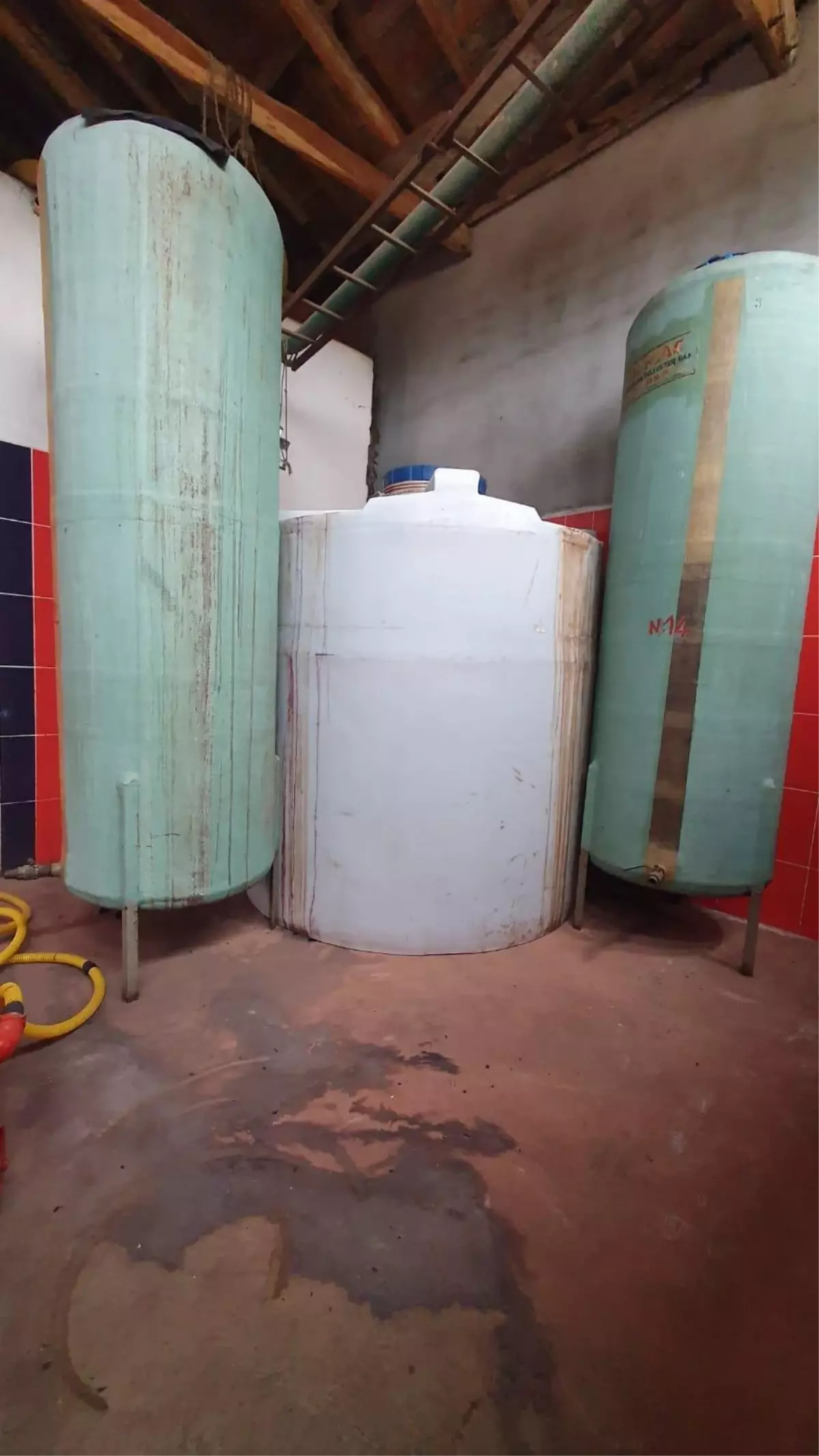 Tekirdağ\'da 55 ton kaçak içki ele geçirildi, işletme sahibi gözaltına alındı