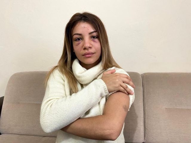 Üsküdar'da koca dehşeti: 4 aylık hamile karısını çocuğunun gözü önünde dövdü Üsküdar'da koca dehşeti: 4 aylık hamile karısını çocuğunun gözü önünde dövdü