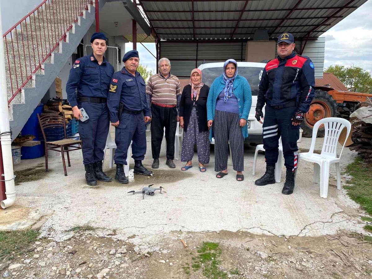 Zeytin toplarken kaybolan kadın jandarma dronu ile bulundu