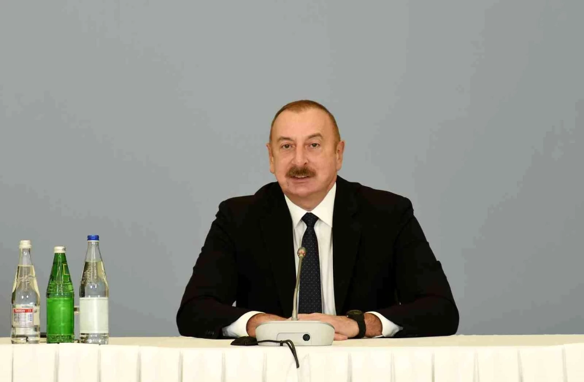 Aliyev: "Paşinyan ile 7 Aralık\'ta Brüksel\'de planlanan görüşme gerçekleşmeyecek""Korkmadığımızı göstermek için İran sınırında askeri tatbikatlar...