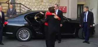 Arnavutluk Avrupa ve Dışişleri Bakanı Xhaçka, Kosova'da