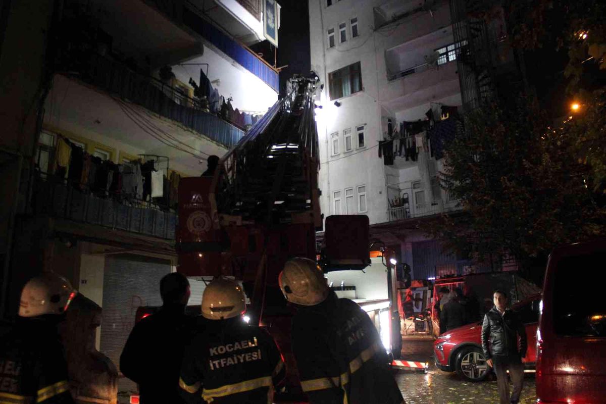 Baca yangını vatandaşları sokağa döktü
