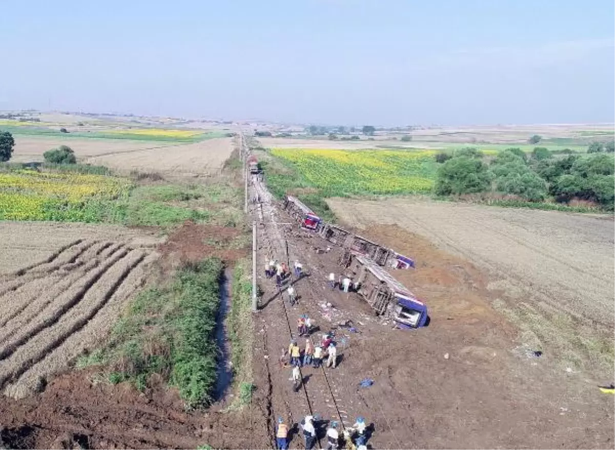 ÇORLU\'DA 25 KİŞİNİN ÖLDÜĞÜ TREN KAZASININ TUTUKLU SANIĞINA ŞARTLI TAHLİYE