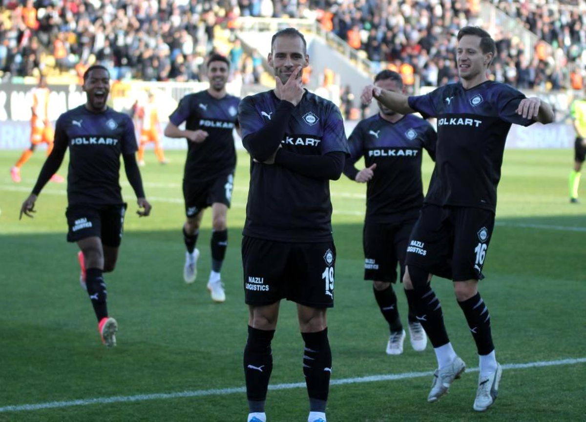 Derbide Altay\'ın kozu Paixao