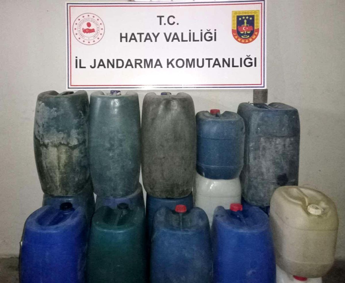 Hatay\'da bin 160 litre kaçak akaryakıt ele geçirildi