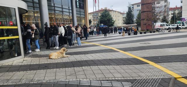 İstanbul'da 'muhteşem cuma' izdihamı