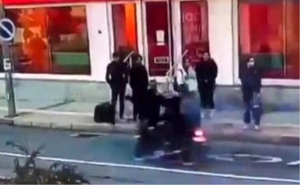 İzmir\'de yoldaki motosikletliye çantayla vurup düşüren şüpheli yakalandı