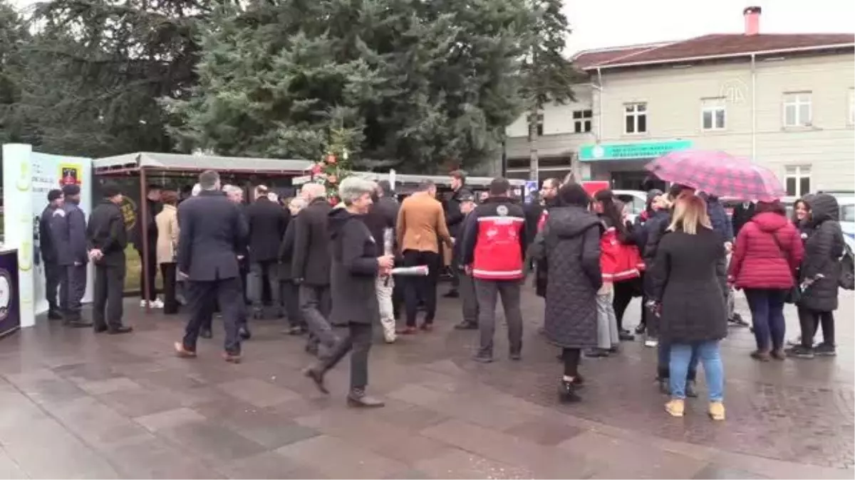 KASTAMONU - Açılan stantlarda kadına şiddetle mücadele anlatılıyor