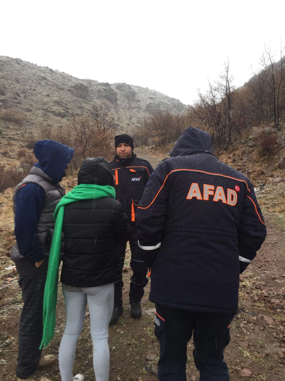 Kayseri\'de gezmeye gittikleri ormanda kaybolan 2 kişi bulundu